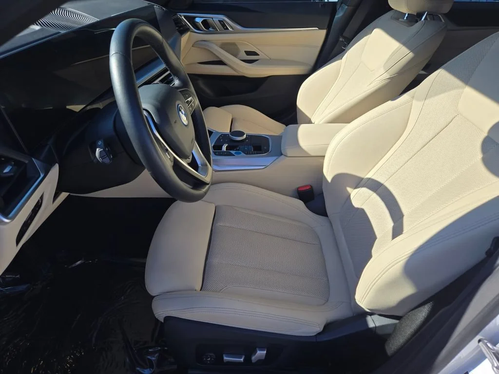 Used 2023 Mineral White Met BMW eDrive35 image 10