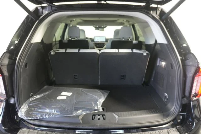 New 2026 Agate Black Metallic Ford Platinum™ image 30