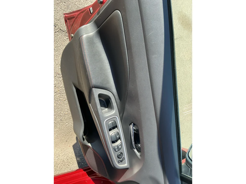 Used 2024 Scarlet Ember Tintcoat Nissan SR image 10