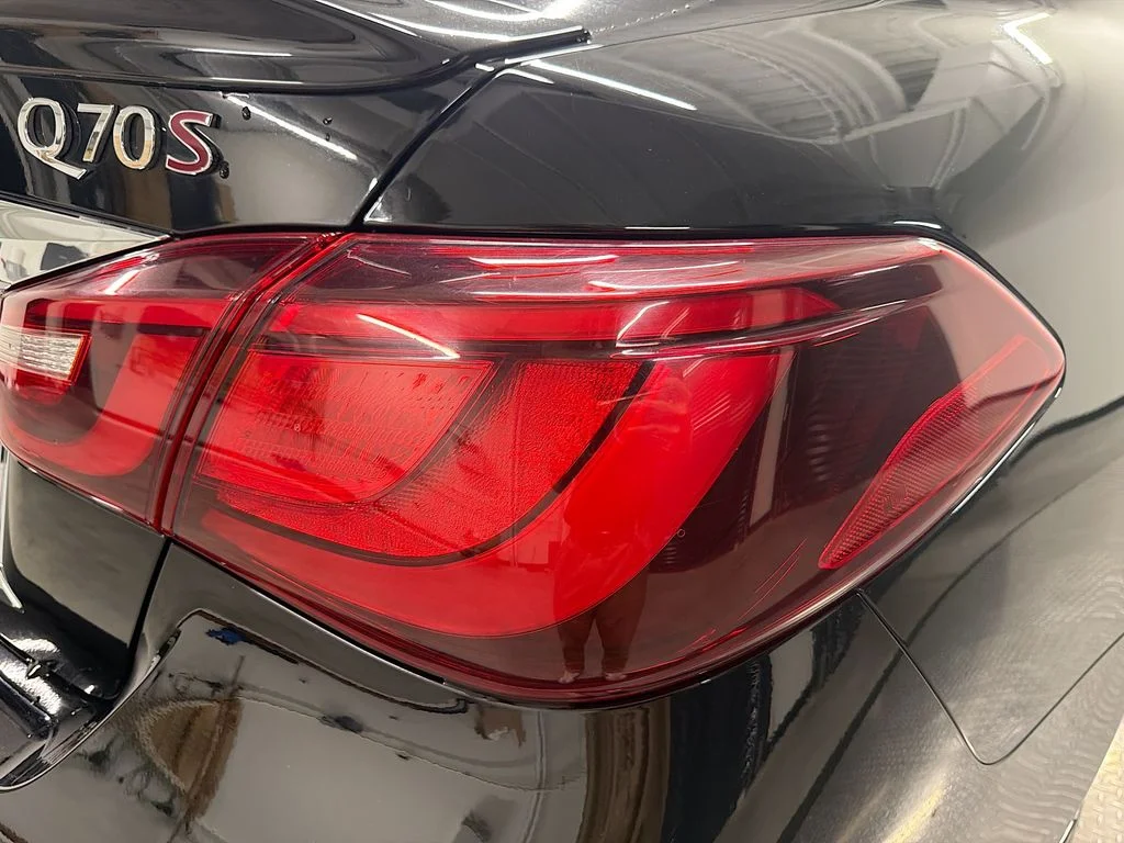 Used 2017 Black Obsidian INFINITI 5.6 image 33