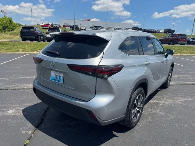 Used 2025 Celestial Silver Metallic Toyota XLE image 3
