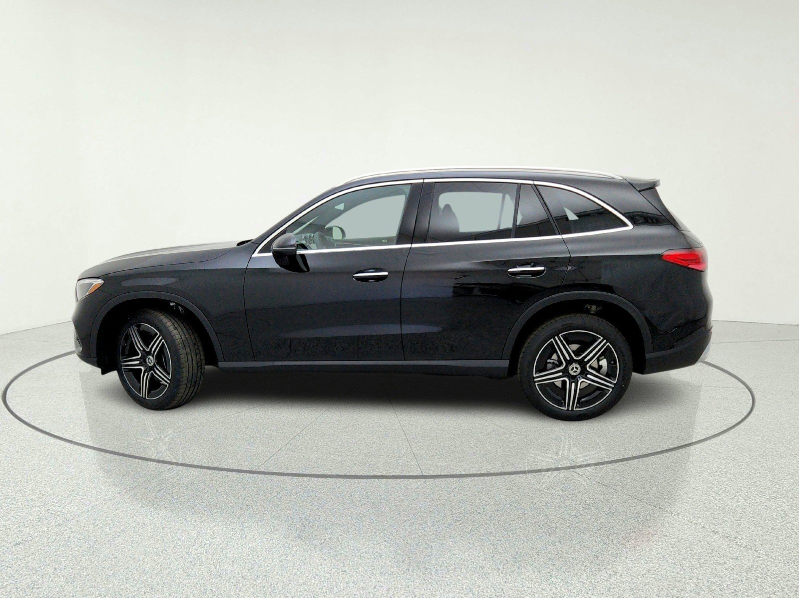 New 2026 Black Mercedes-Benz GLC 300 SUV image 35