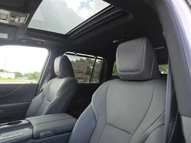 New 2026 Eminent White Pearl Lexus LUXURY image 30