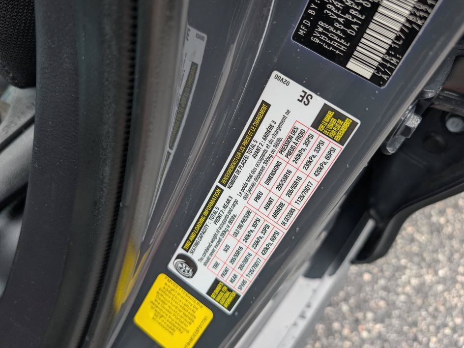 Used 2025 Underground Toyota LE image 31