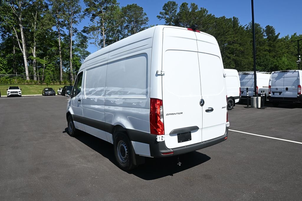 Used 2025 Arctic+White Mercedes-Benz Cargo 144 WB image 4