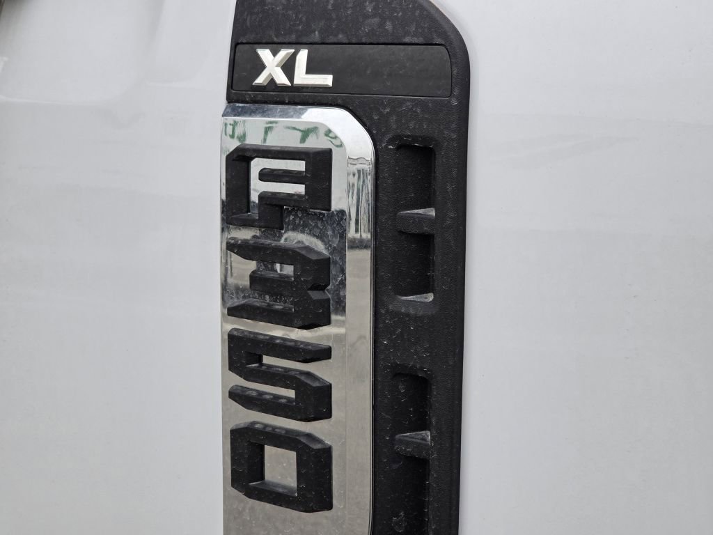 New 2026 Oxford White Ford XL image 28