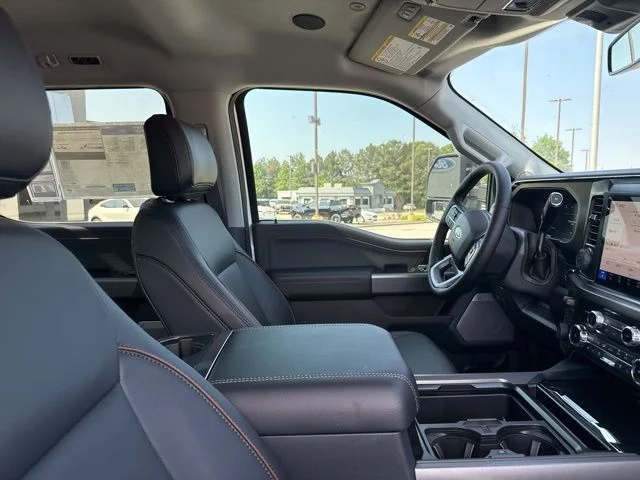 New 2026 Oxford White Ford Lariat image 15