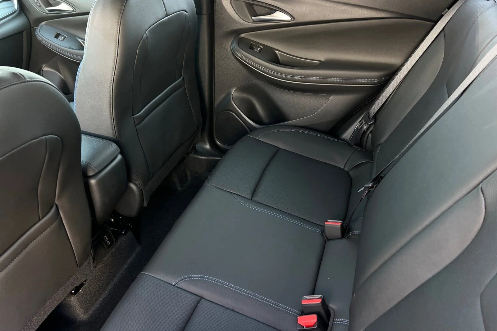 2026 Buick Encore GX Sport Touring - Photo 10