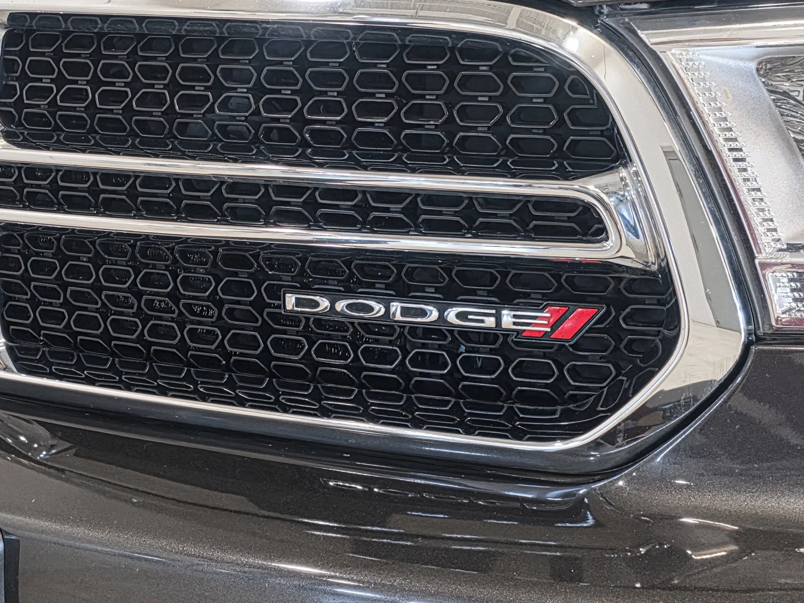 Used 2015 Gray Dodge Limited image 13