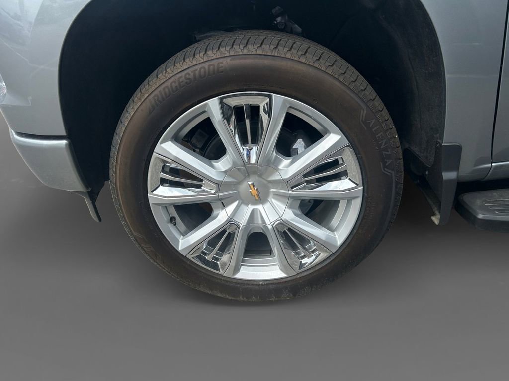 New 2026 Sterling Gray Metallic Chevrolet High Country image 15
