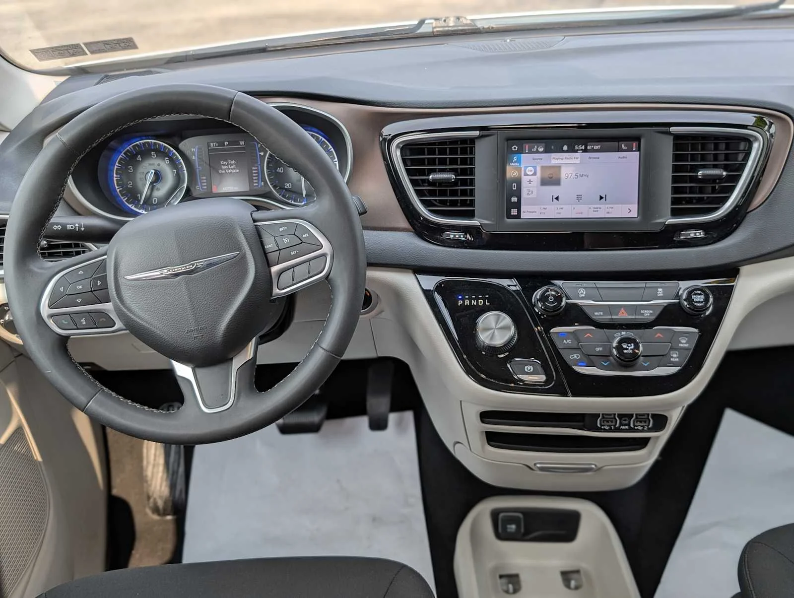 Used 2022 Bright White Clearcoat Chrysler LX image 5