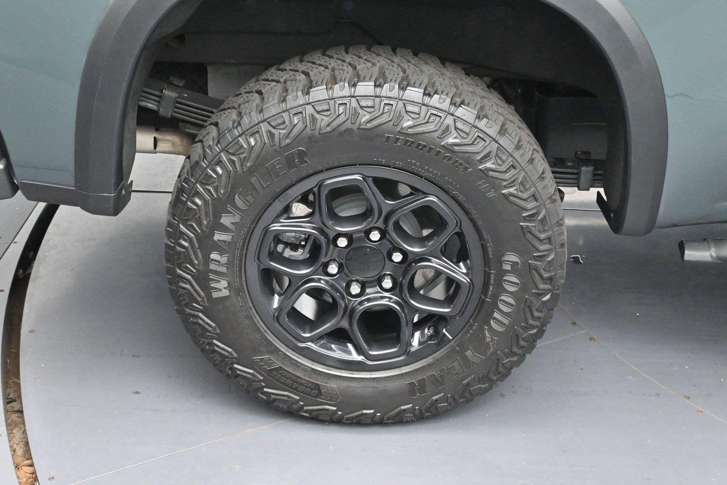 Used 2026 Cypress Gray Chevrolet ZR2 image 36