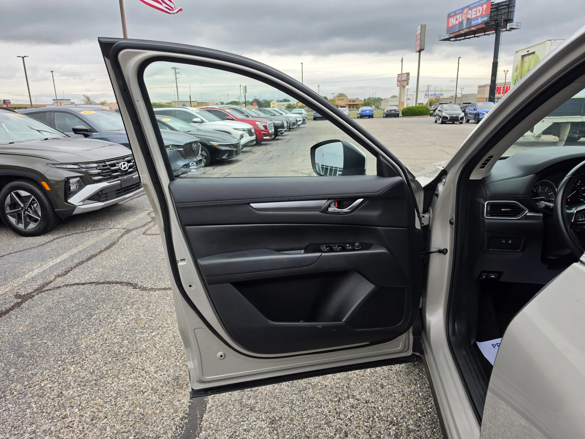 Used 2025 Platinum Quartz Metallic Mazda 2.5 S Select Package image 17