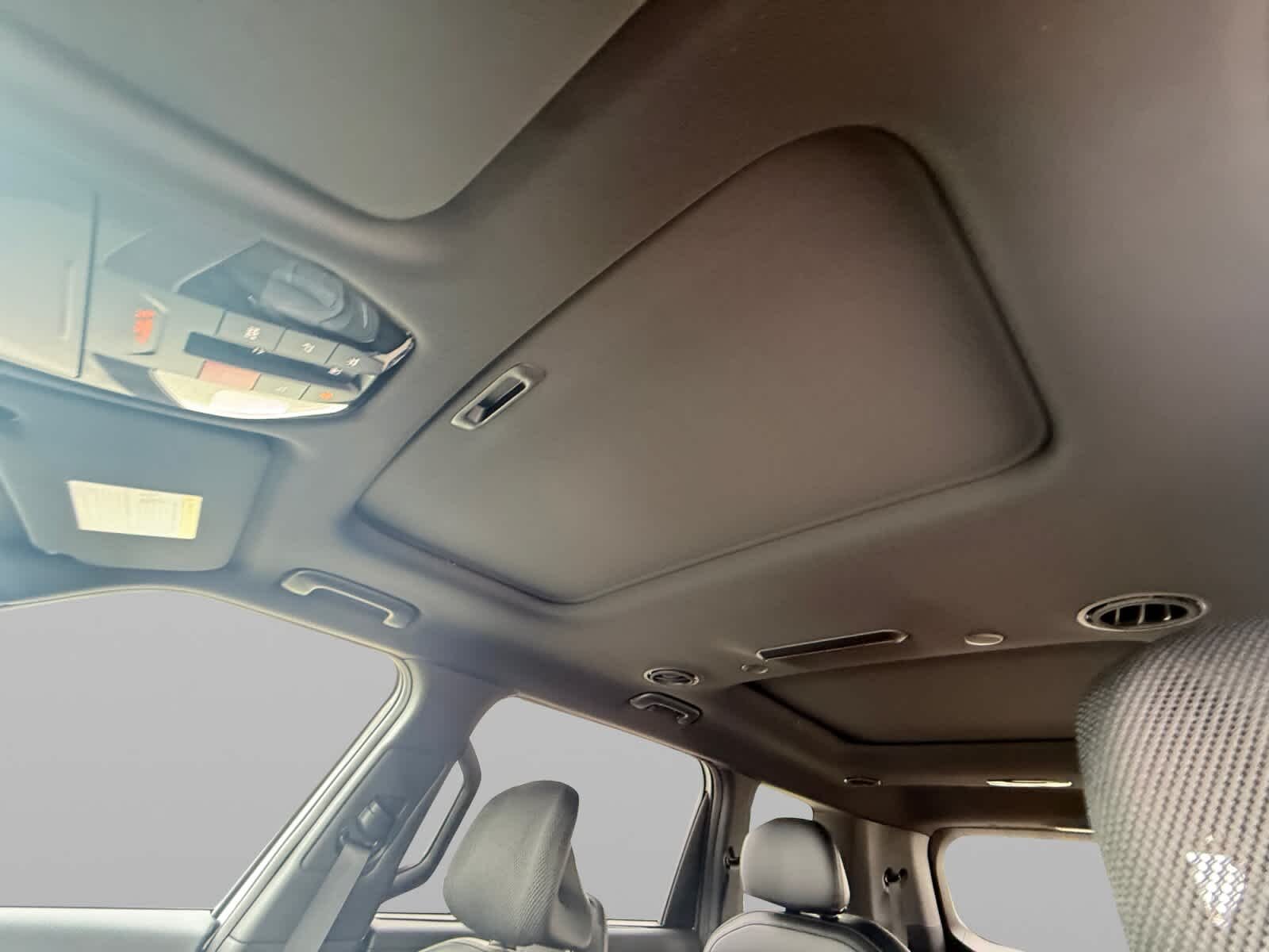New 2027 Glacial White Pearl Kia X-LINE SX image 12