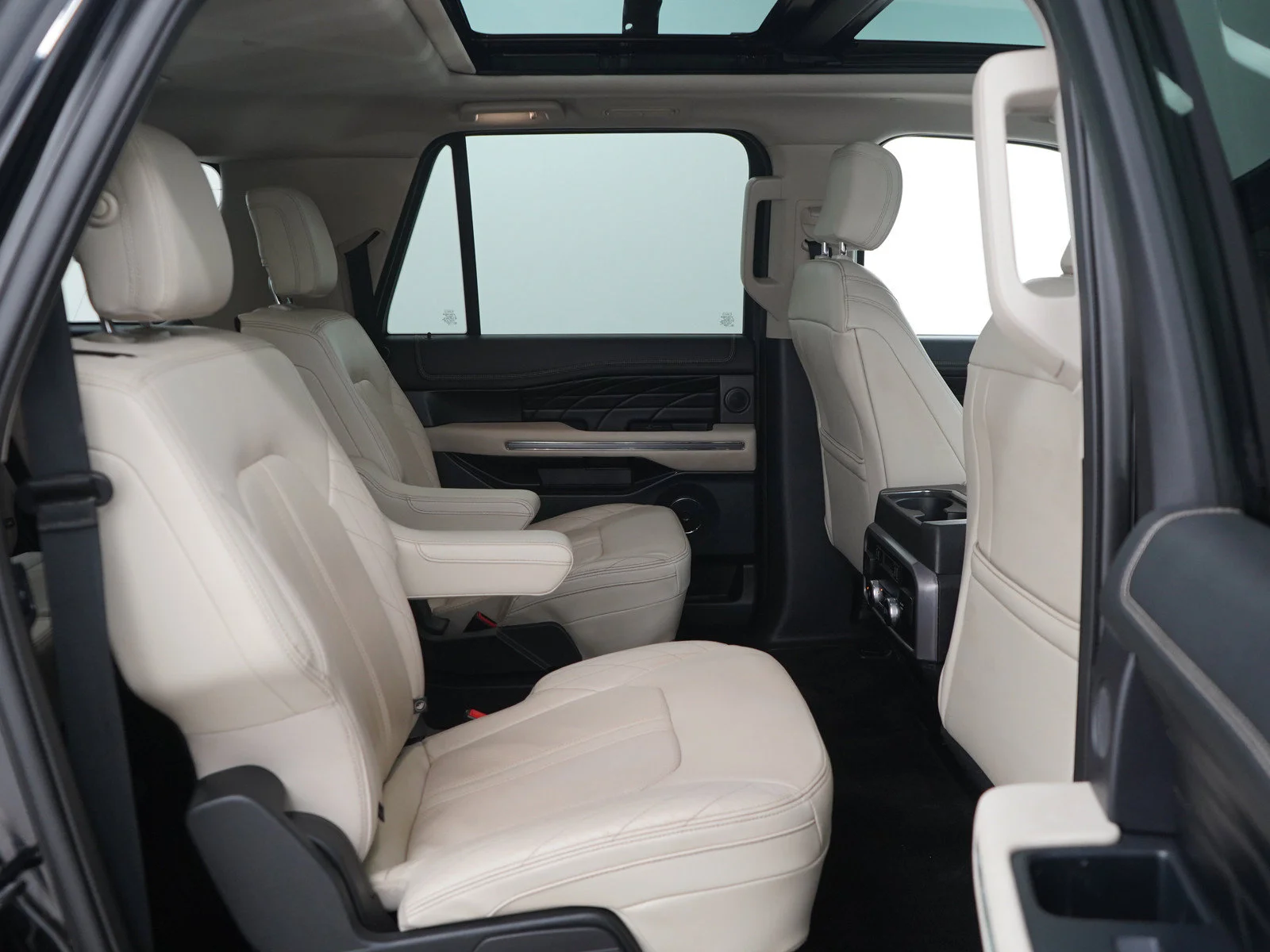Used 2018 Shadow Black Ford Platinum image 12