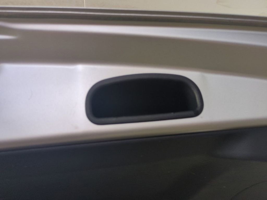Used 2024  Mitsubishi 2.0 ES image 15