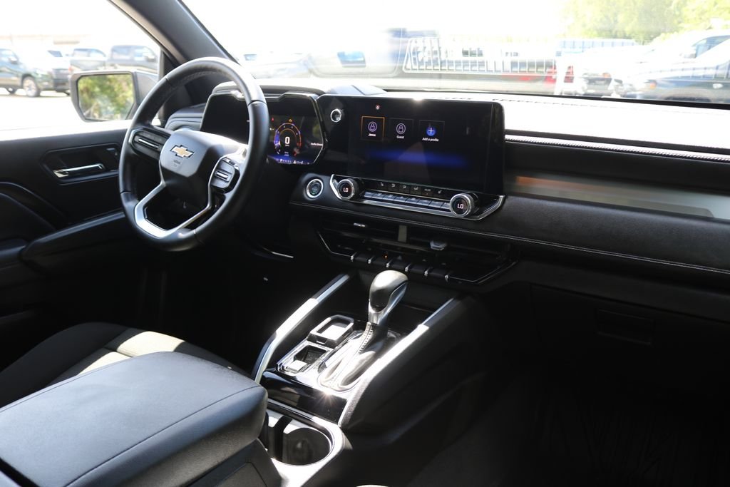 Used 2024 Gray Chevrolet LT image 17