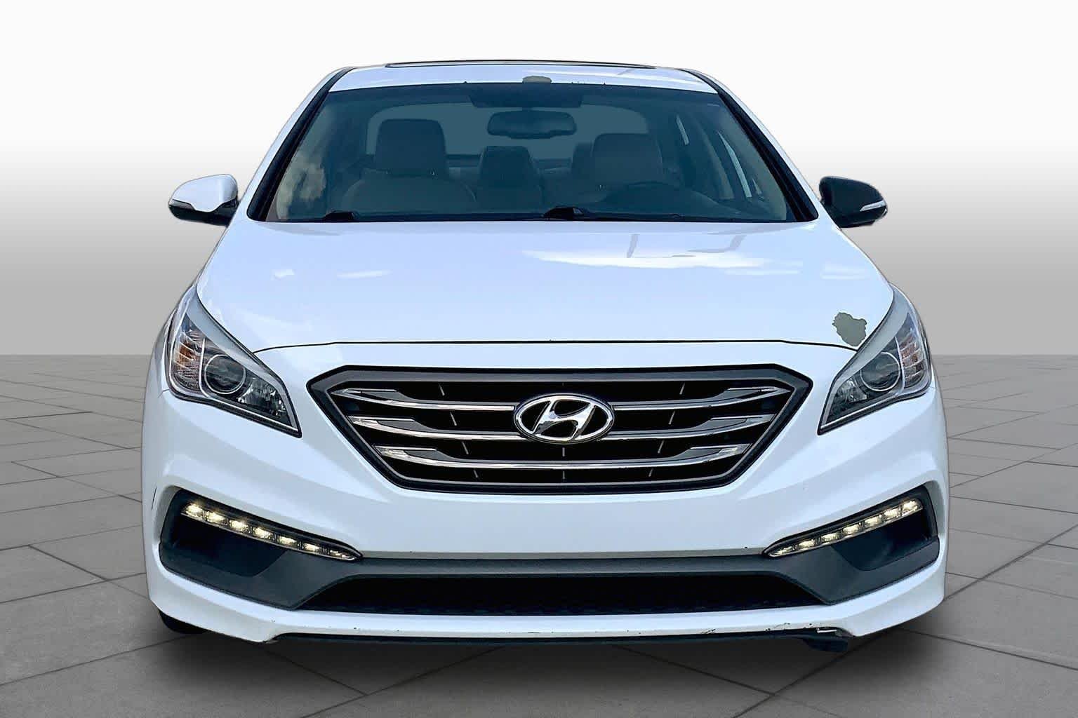 Used 2015 Quartz White Pearl Hyundai 2.4L Sport image 4