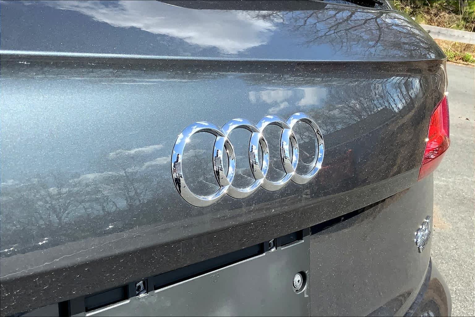 Used 2018 Manhattan Gray Metallic Audi Tech Premium Plus image 33