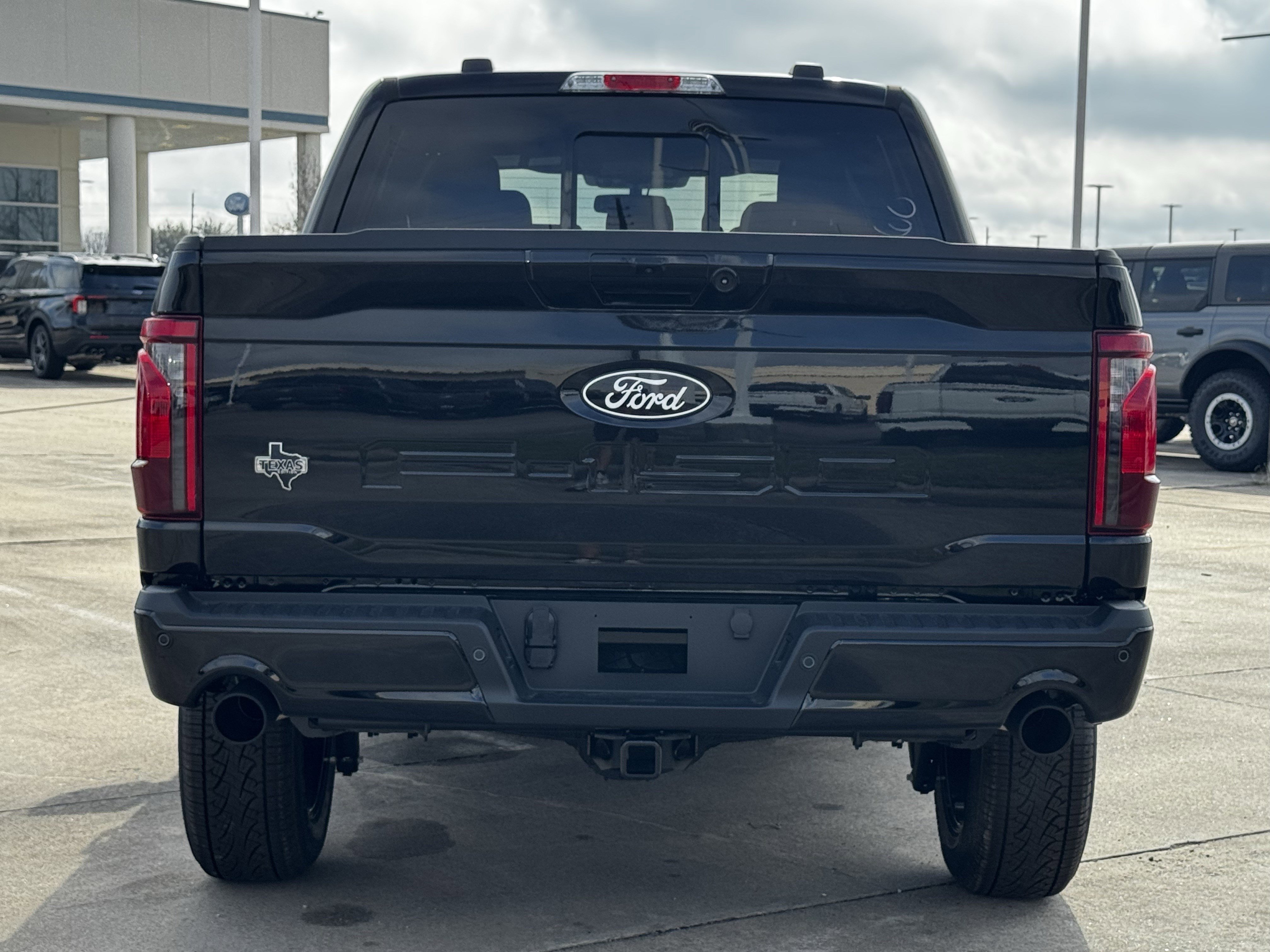 New 2026 Agate Black Metallic Ford XLT image 8