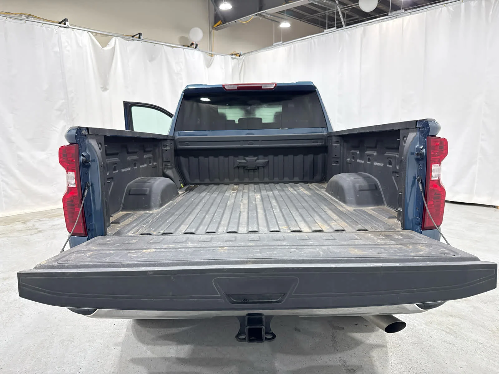 Used 2026 Lakeshore Blue Metallic Chevrolet LT image 14