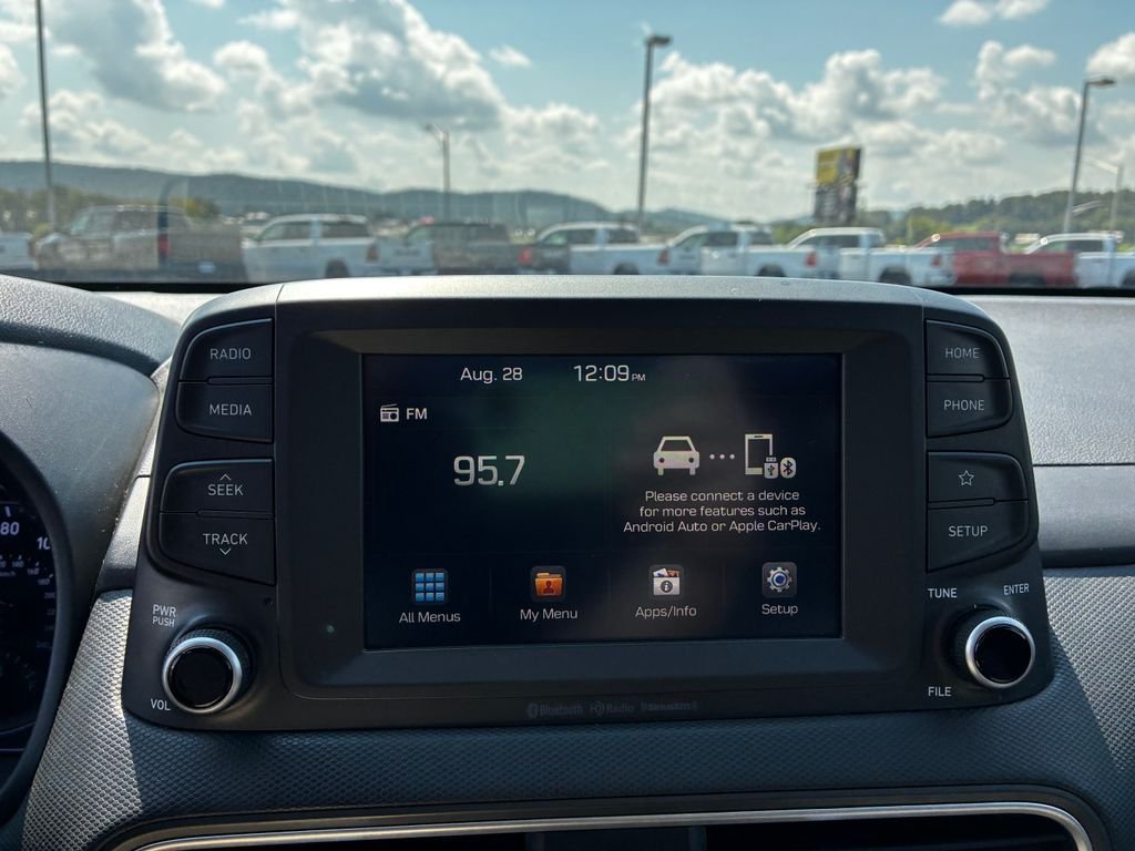 Used 2021 White Hyundai SEL image 13