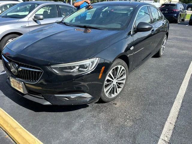 Used 2018 Black Buick Essence image 1