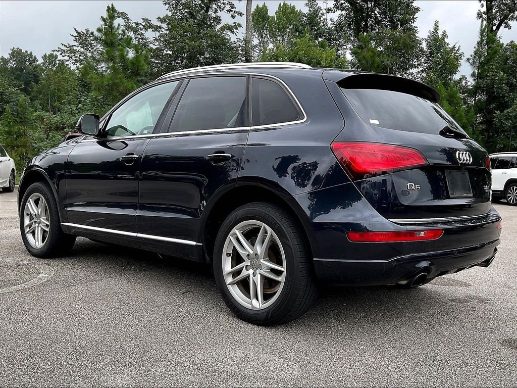 Used 2017 Moonlight Blue Metallic Audi 2.0T Premium image 3