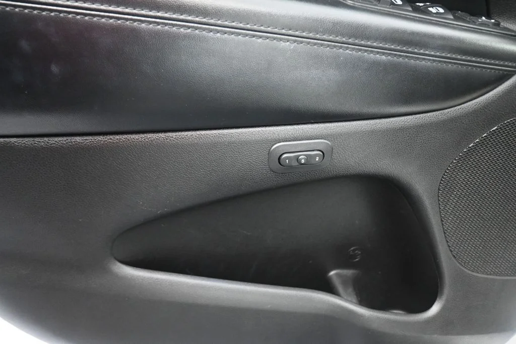 Used 2018 White Jeep Limited image 42