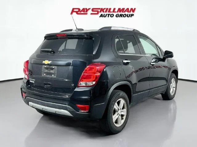 Used 2020 Black Chevrolet LT image 7