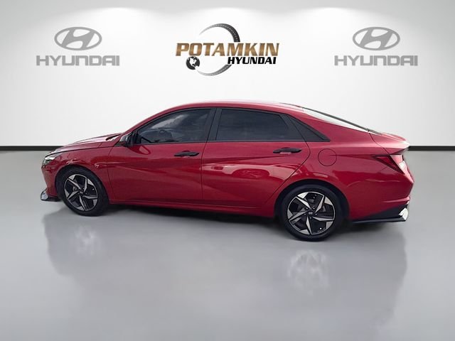 Used 2023 Red Hyundai SEL image 8