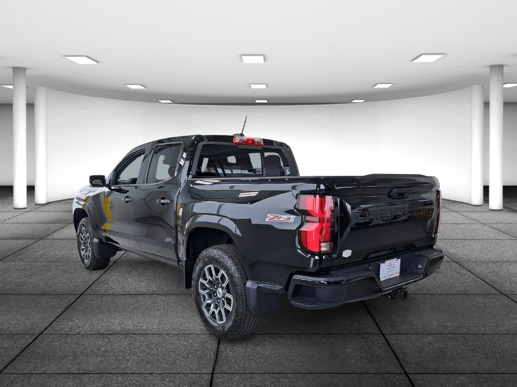 2026 Chevrolet Colorado Z71 Crew Cab Pickup Slide 5