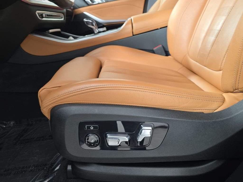 Used 2022 Black Sapphire Metallic BMW xDrive40i image 32