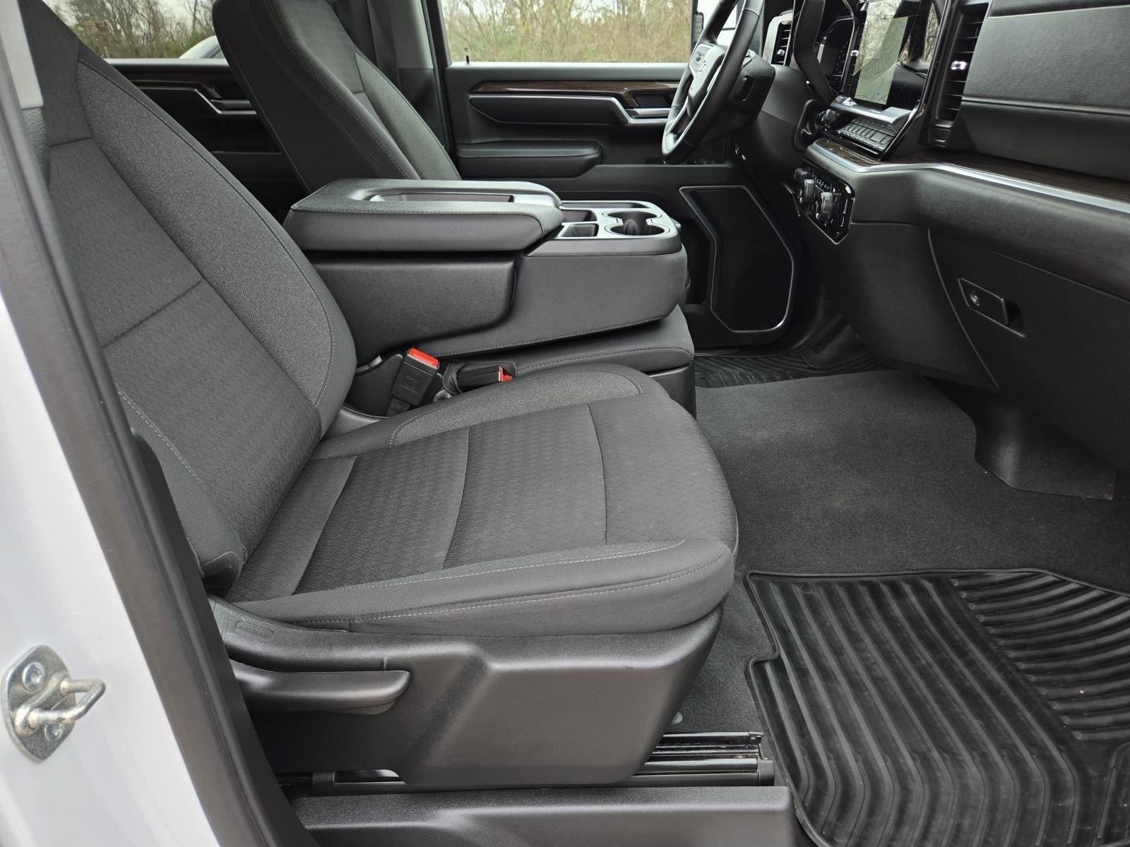 Used 2025 Summit White Chevrolet LT image 28