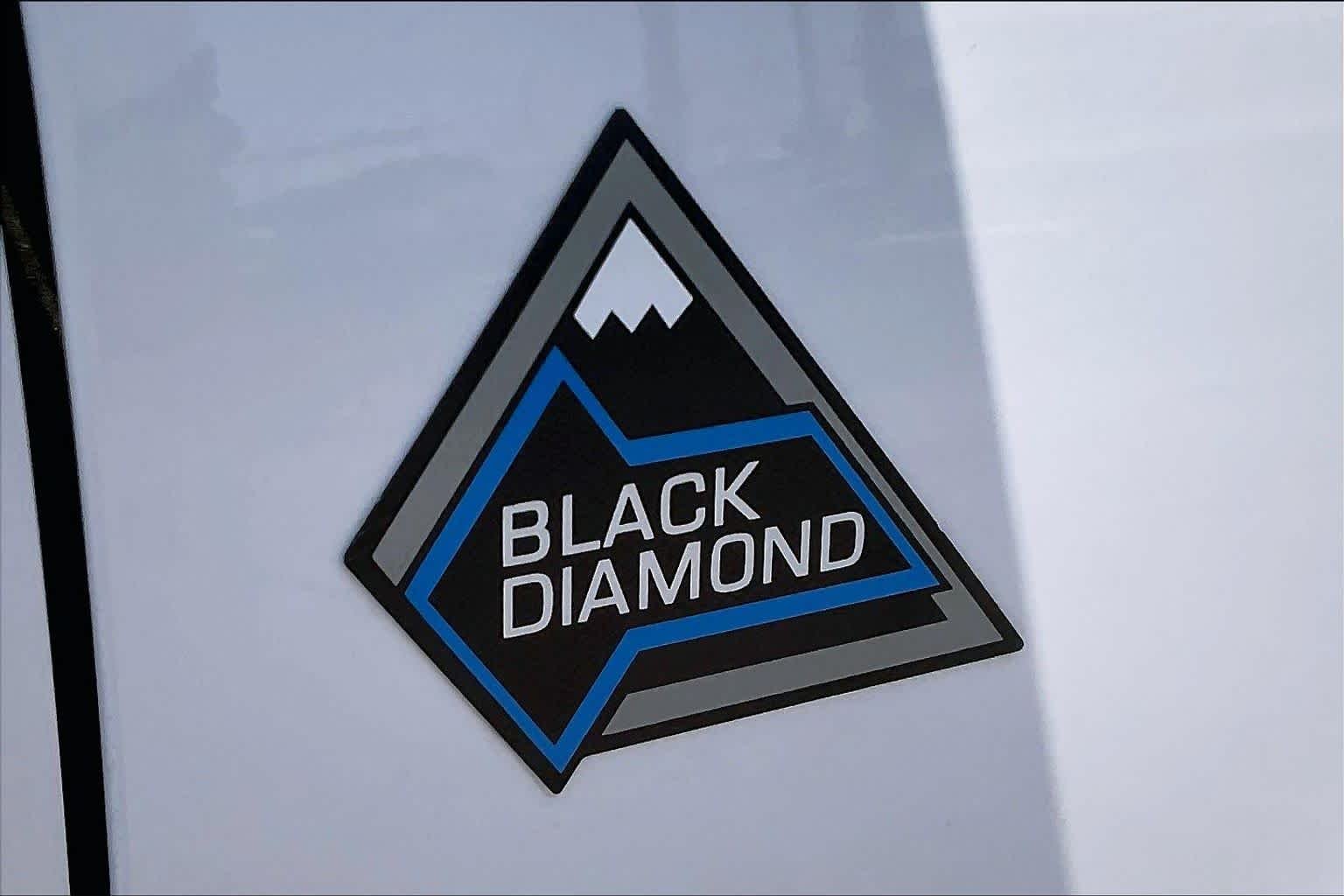 Used 2024 Oxford White Ford Black Diamond image 9