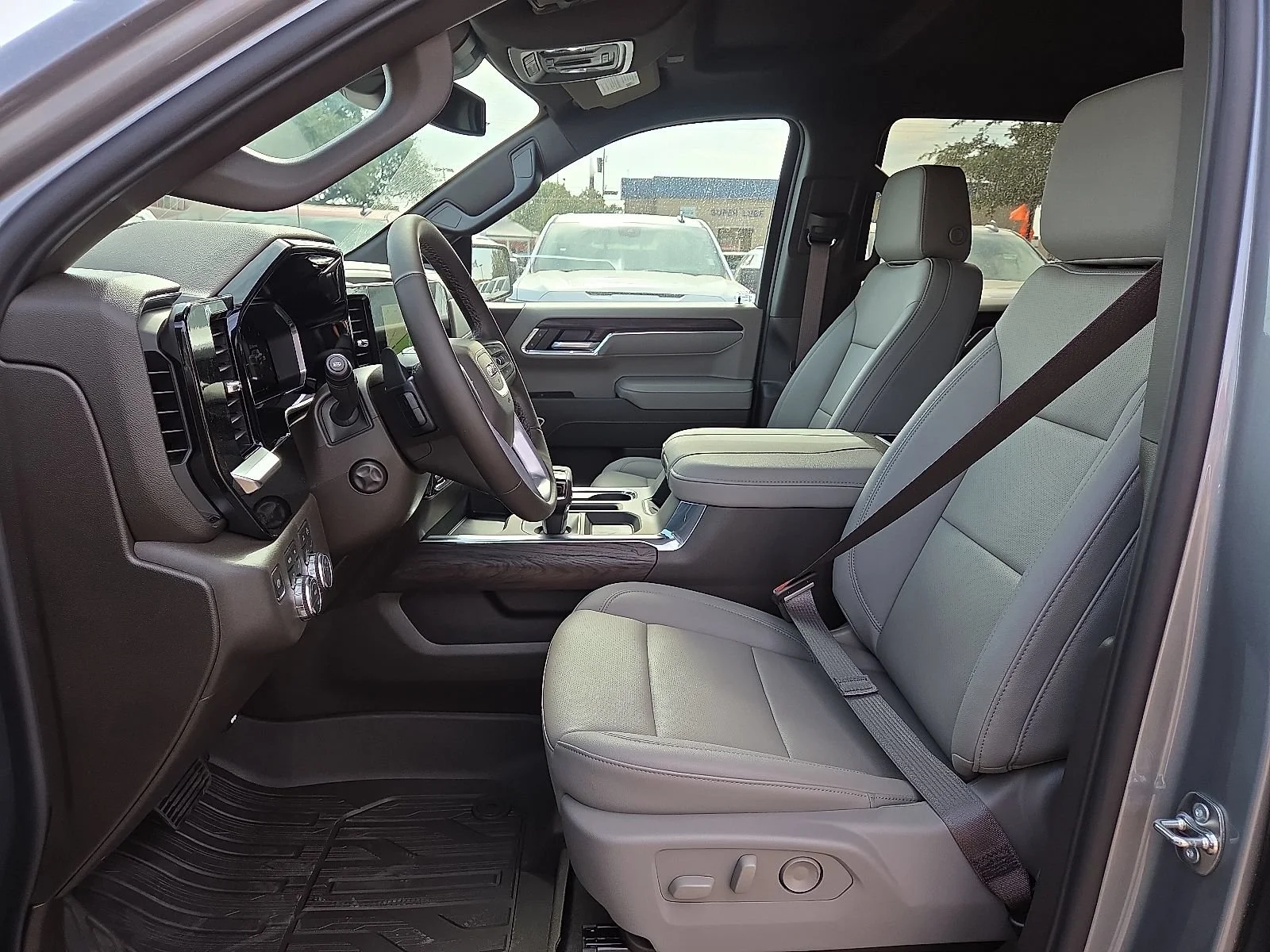 2026 GMC Sierra 1500 SLT - Photo 11