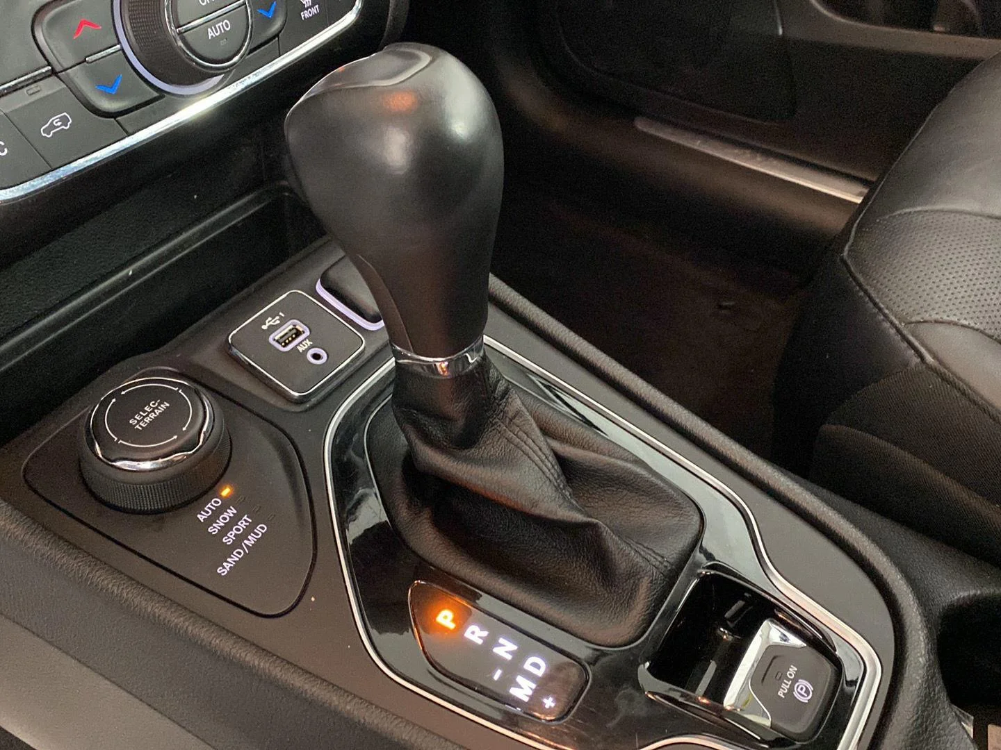Used 2021 Olive Green Pearlcoat Jeep Limited image 17