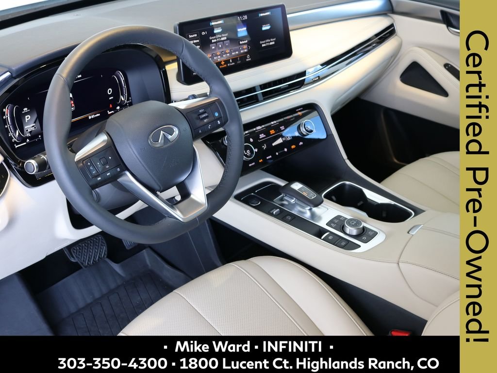 Used 2023 White INFINITI LUXE image 7