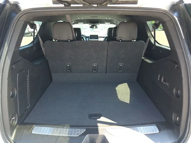 Used 2023 White Chevrolet Premier image 9