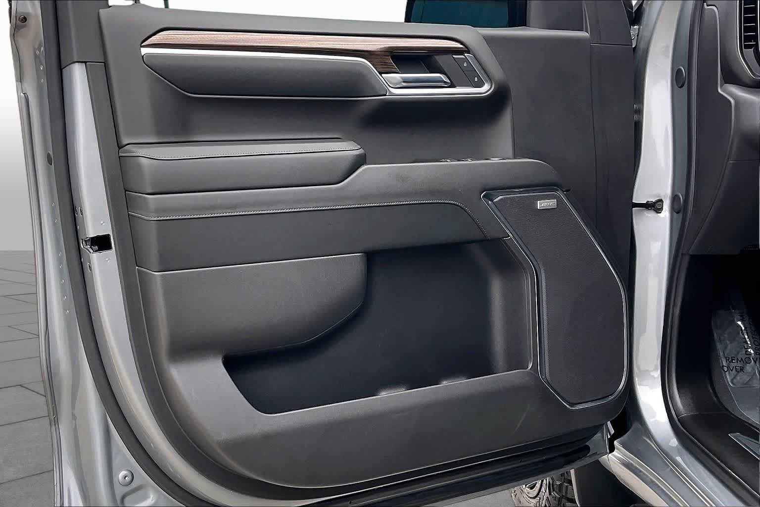 Used 2024 Sterling Gray Metallic Chevrolet LT Trail Boss image 21