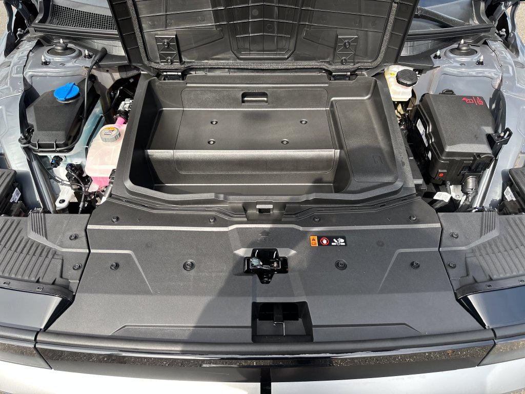 New 2027 Green Hyundai SE Standard Range image 10