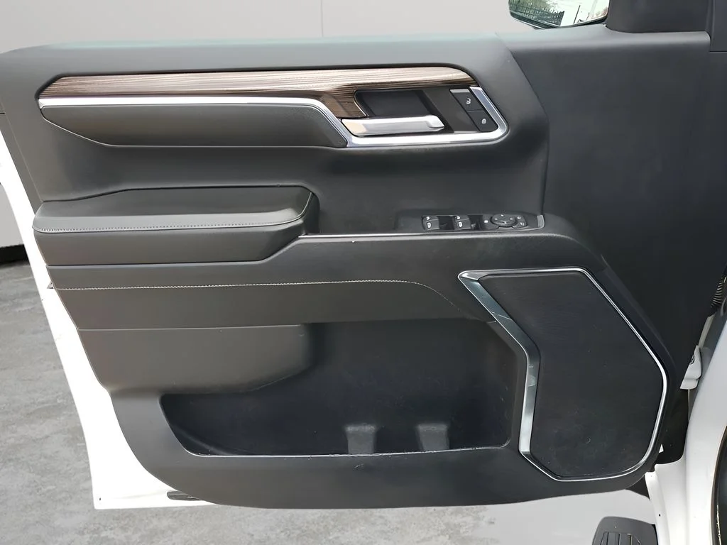 Used 2024 White Chevrolet LT Trail Boss image 29