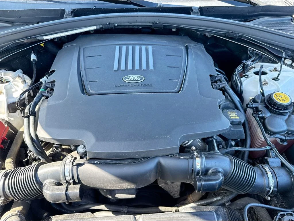 Used 2019  Land Rover SE R-Dynamic image 33