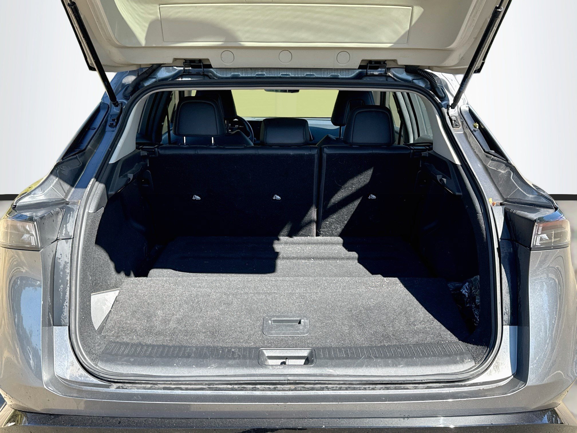 Used 2023 Gun Metallic Nissan ENGAGE image 24