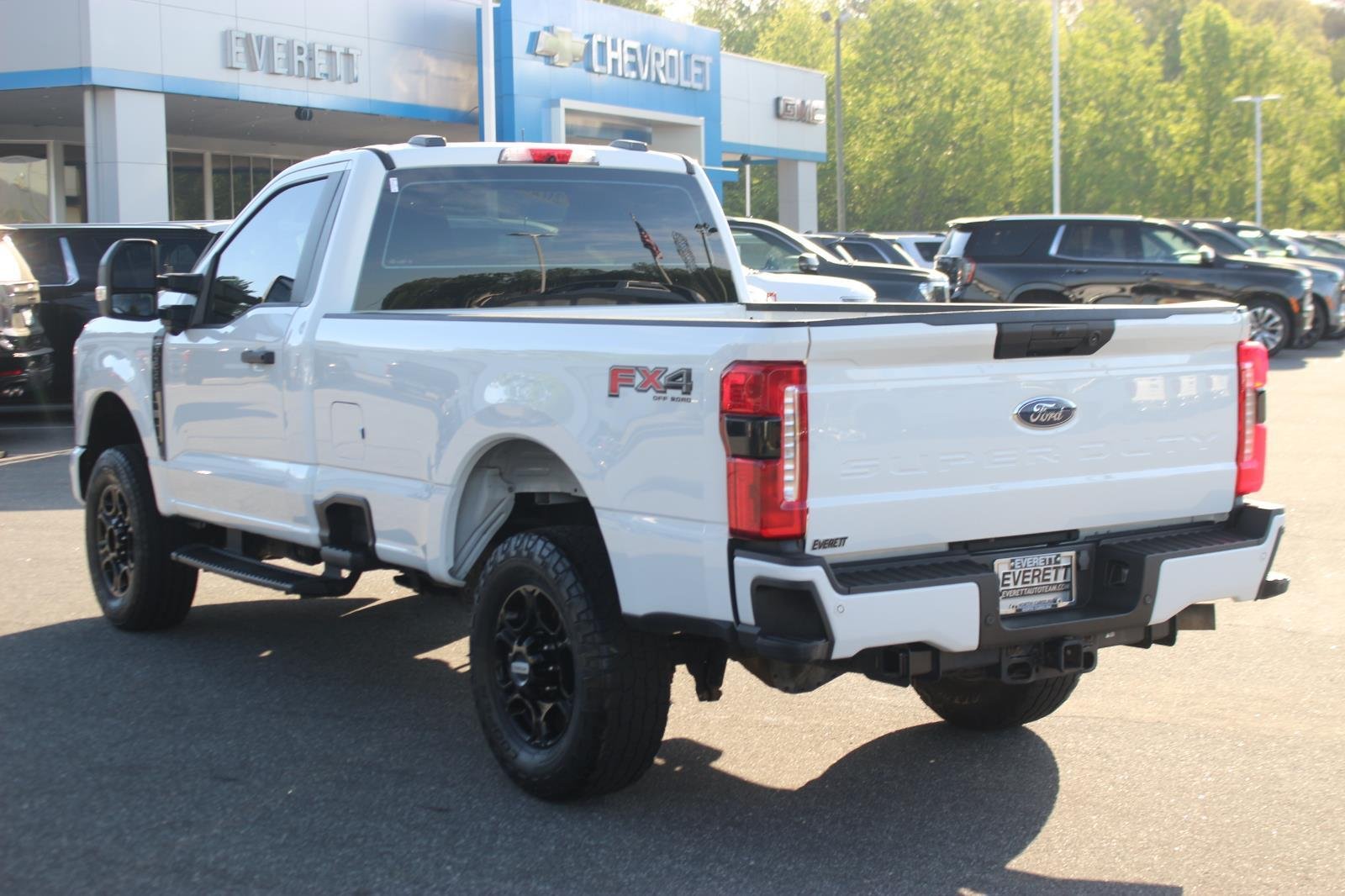 Used 2023 Oxford White Ford XL image 5