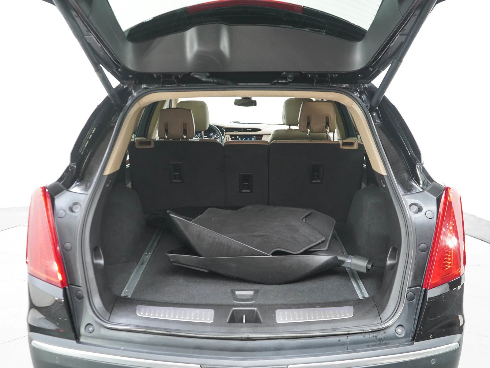 Used 2018 Stellar Black Metallic Cadillac Platinum AWD image 15