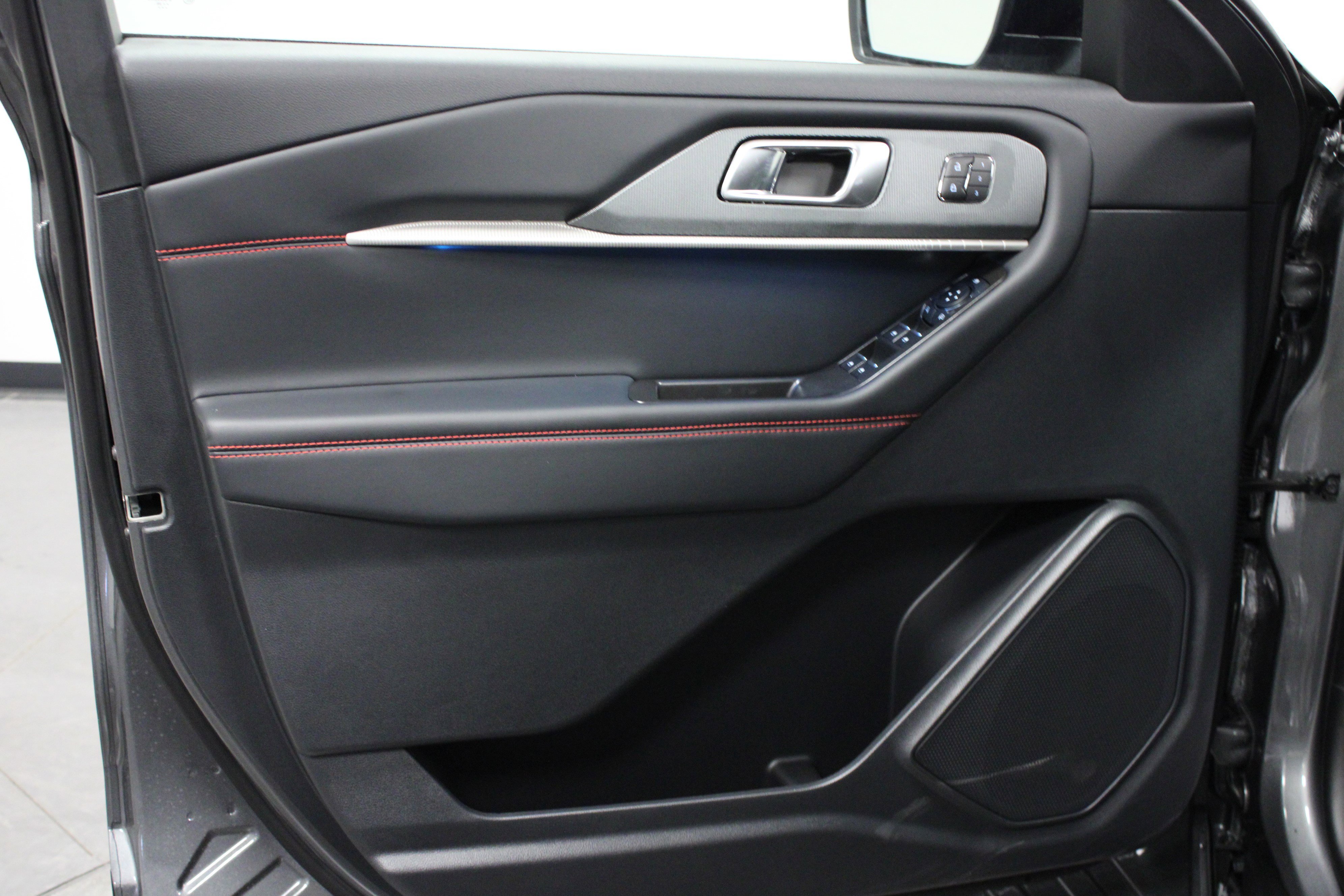 New 2026 Carbonized Gray Metallic Ford ST-Line image 11