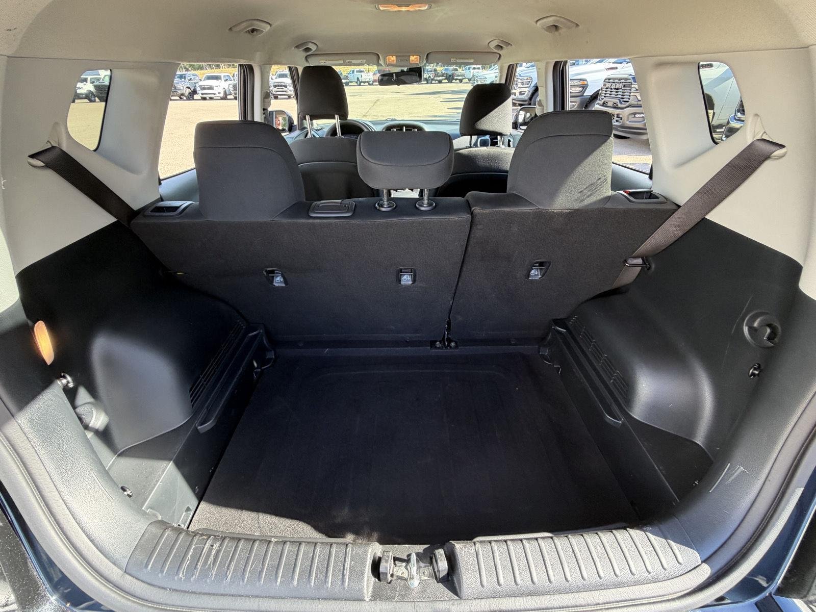 Used 2023 Fusion Black Kia LX image 18