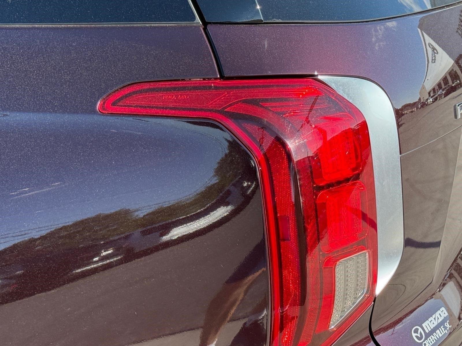 Used 2023 Sierra Burgundy Hyundai Limited image 18