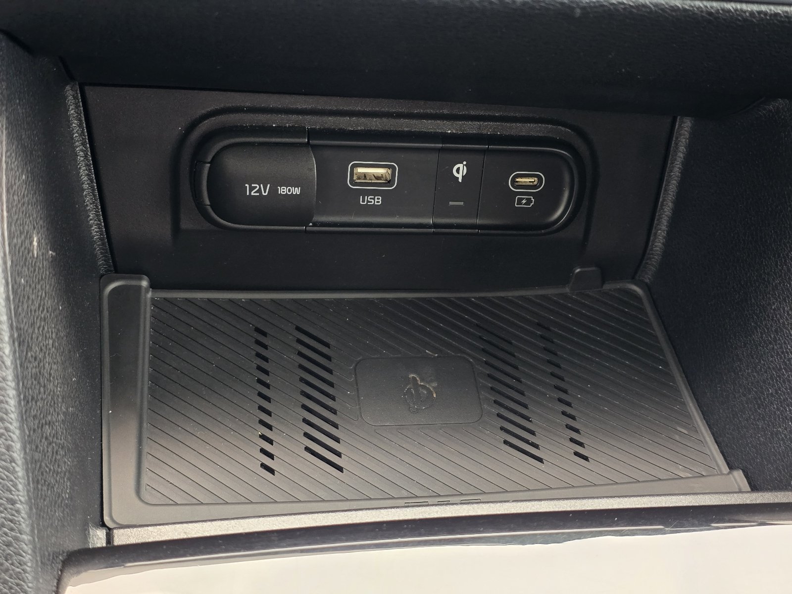 Used 2023 White Kia X-Line image 20